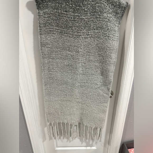 Mer-Sea & Co. Ombré Scarf - Picture 2 of 6